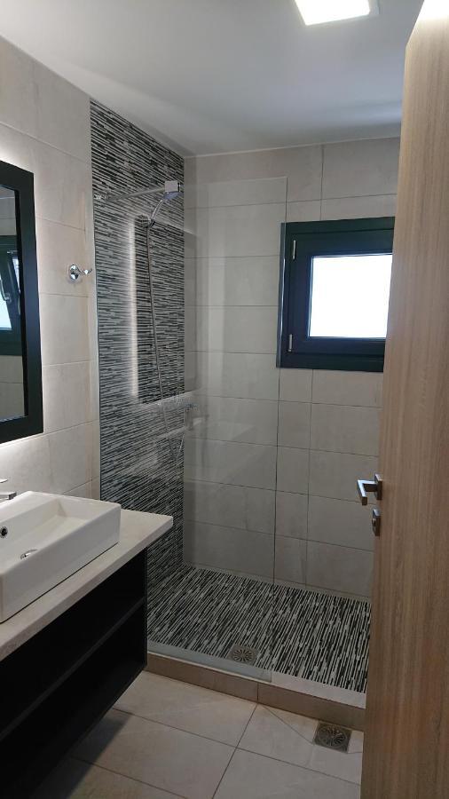Cynthia Aparthotel Vrasná Buitenkant foto