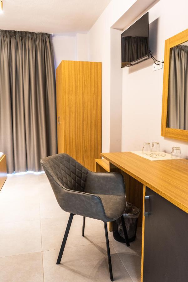 Cynthia Aparthotel Vrasná Buitenkant foto